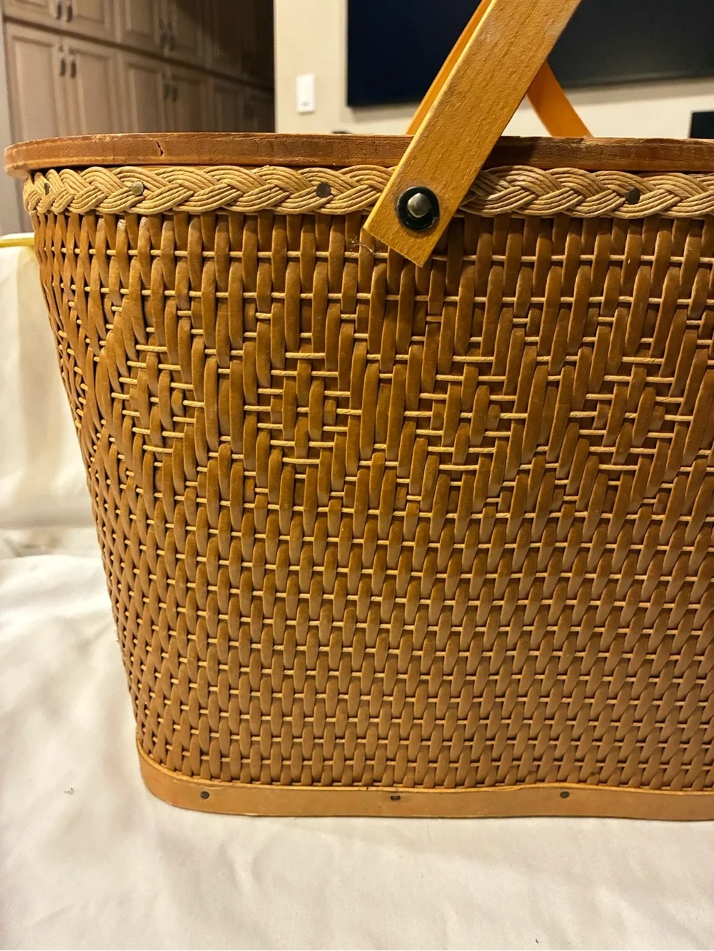 Red Man Wicker Woven Picnic Basket Insert Hinged Lid Large Swing Handles Woven